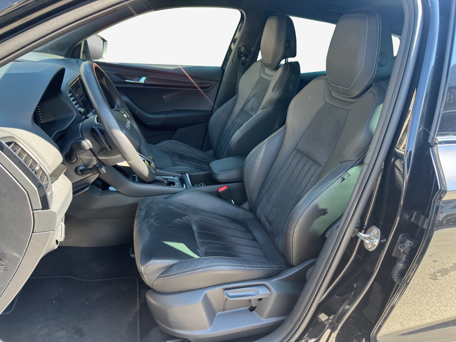 SKODA Karoq 2.0 TSI SportLine 4x4 DSG-image-9
