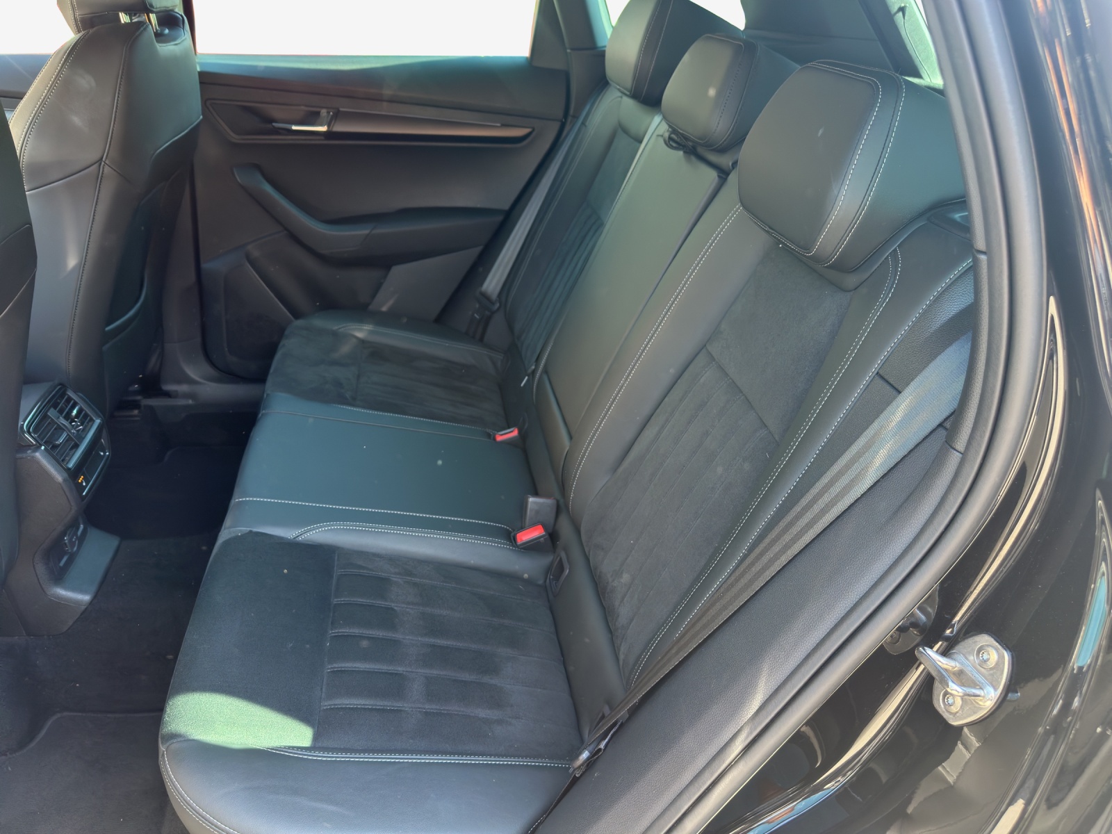 SKODA Karoq 2.0 TSI SportLine 4x4 DSG-image-12