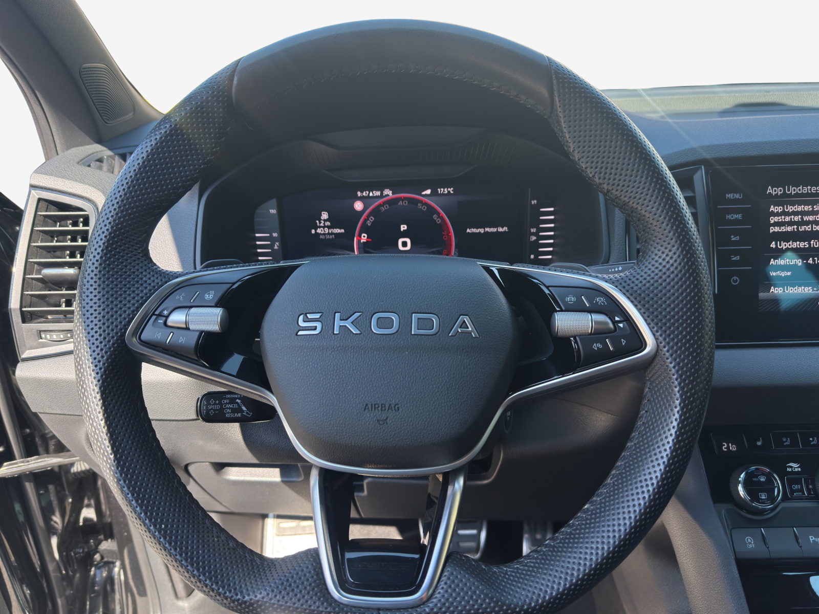 SKODA Karoq 2.0 TSI SportLine 4x4 DSG-image-10