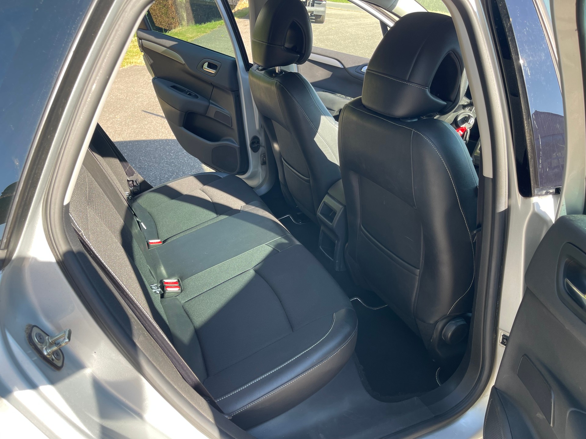 CITROEN C4 Berline 1.6 VTi Séduction-image-9