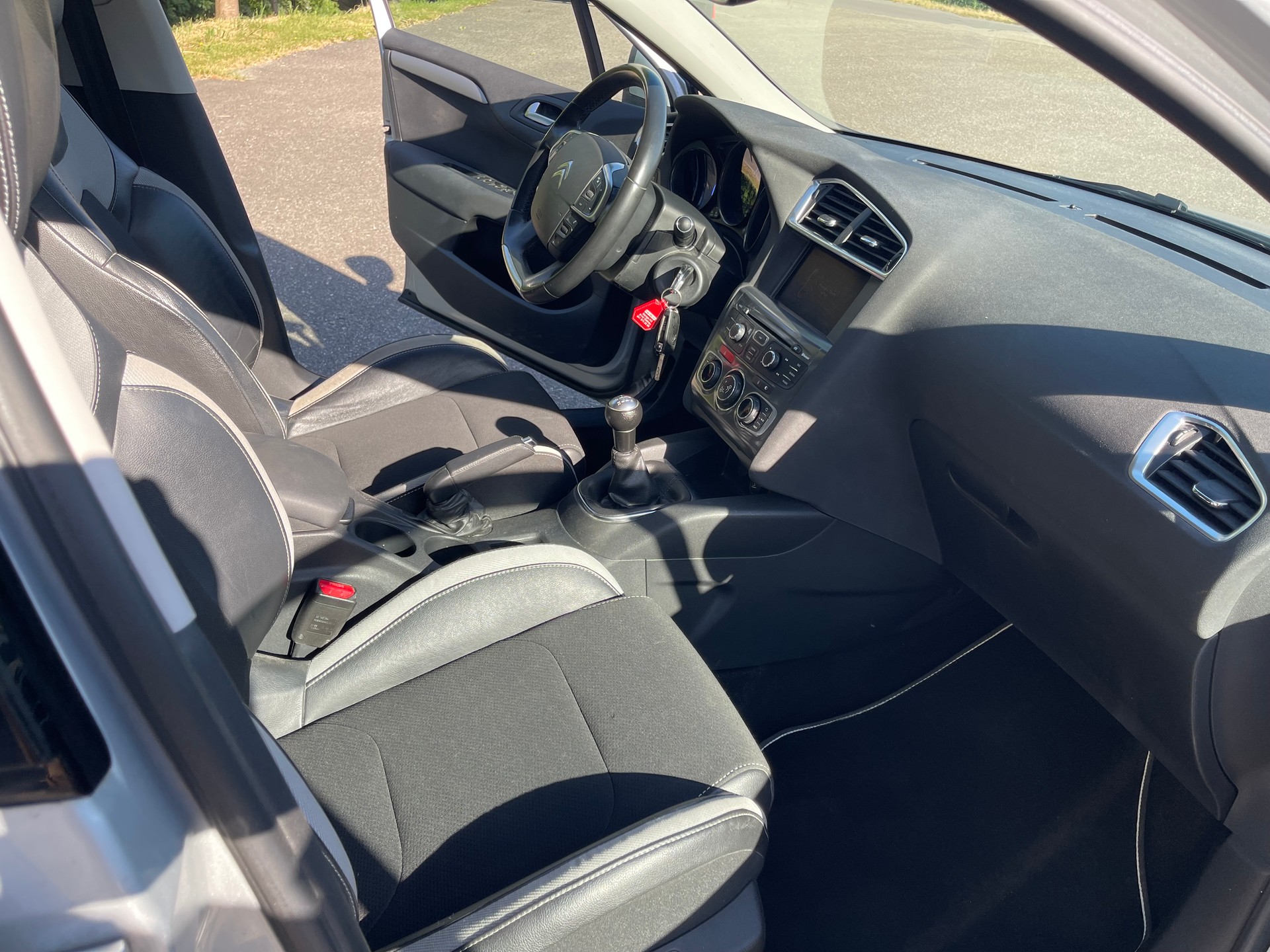CITROEN C4 Berline 1.6 VTi Séduction-image-11