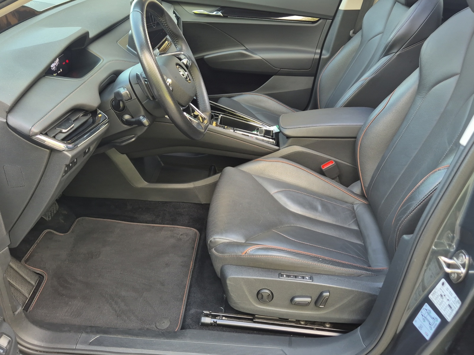 SKODA Enyaq iV 80x-image-8