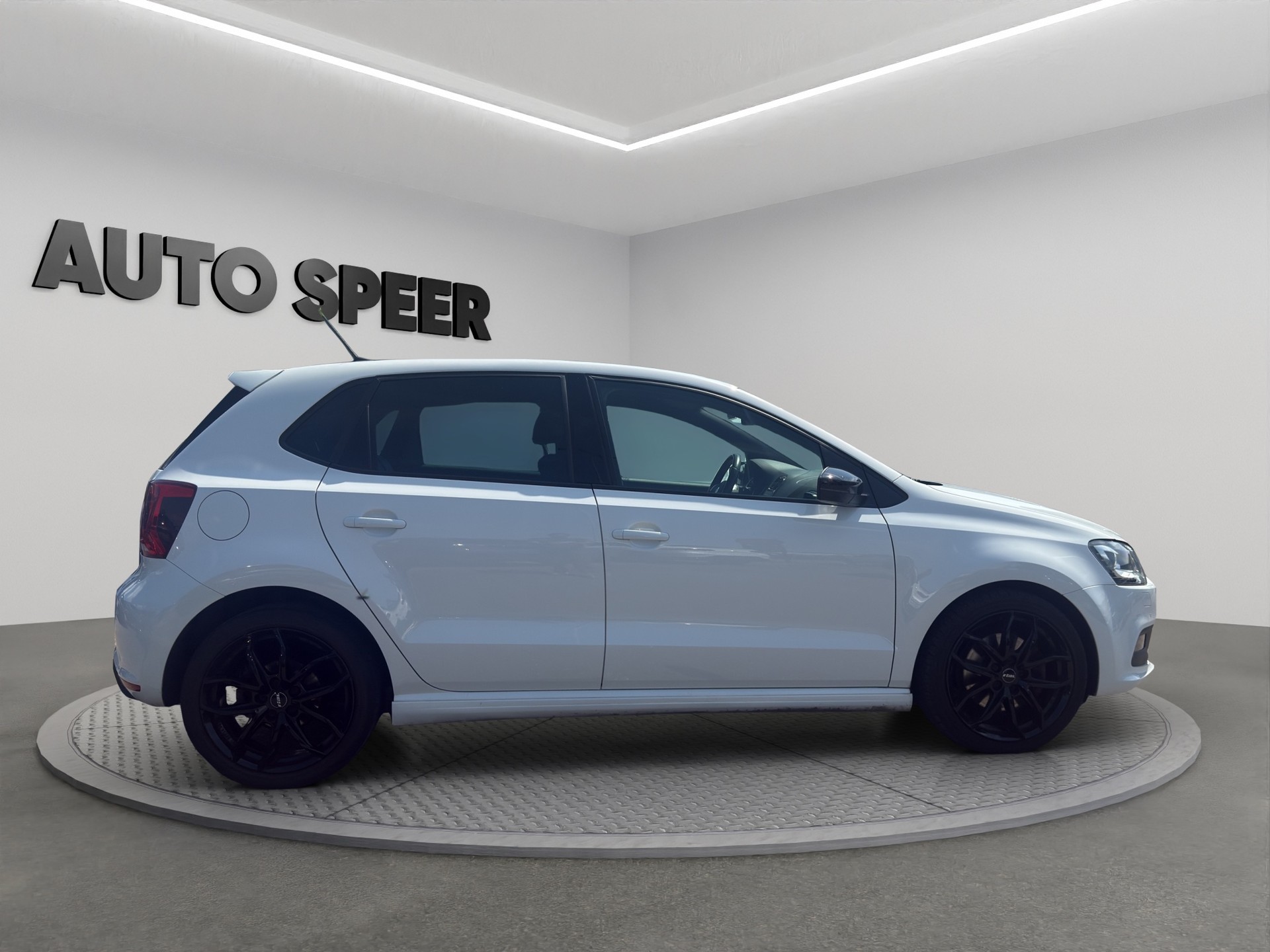 VW Polo 1.4 TSI BlueGT-image-2