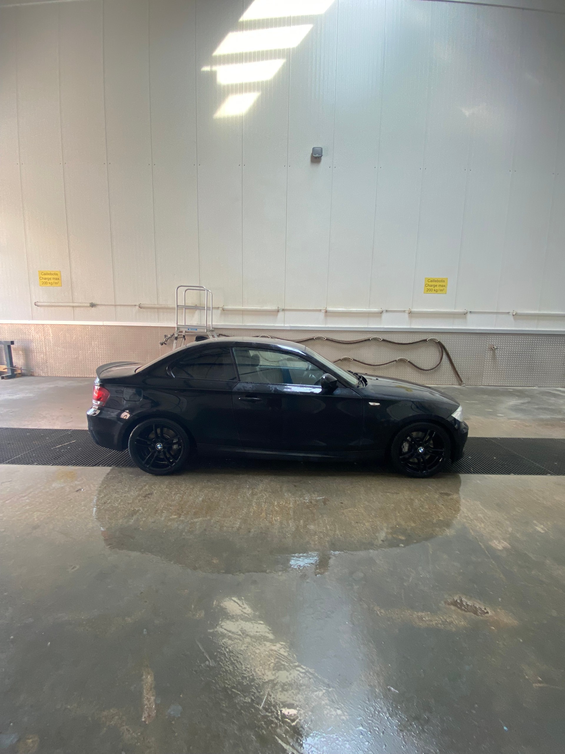 BMW 135i-image-1