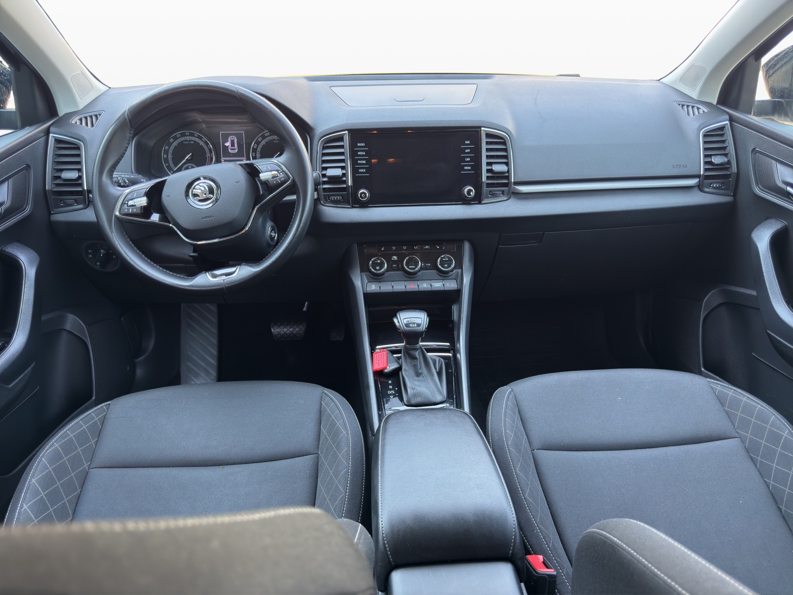 SKODA Karoq 2.0 TDI CR Ambition 4x4 DSG-image-11