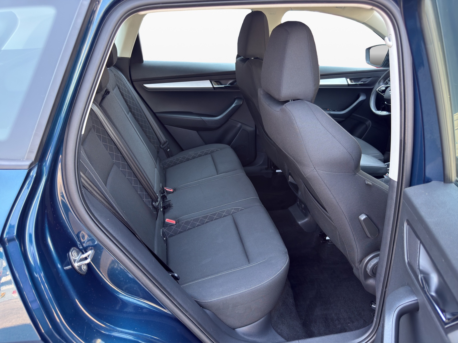 SKODA Karoq 2.0 TDI CR Ambition 4x4 DSG-image-17