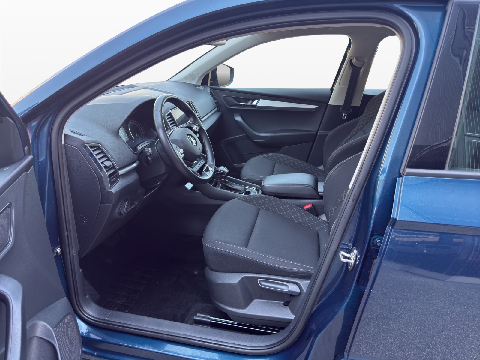 SKODA Karoq 2.0 TDI CR Ambition 4x4 DSG-image-8