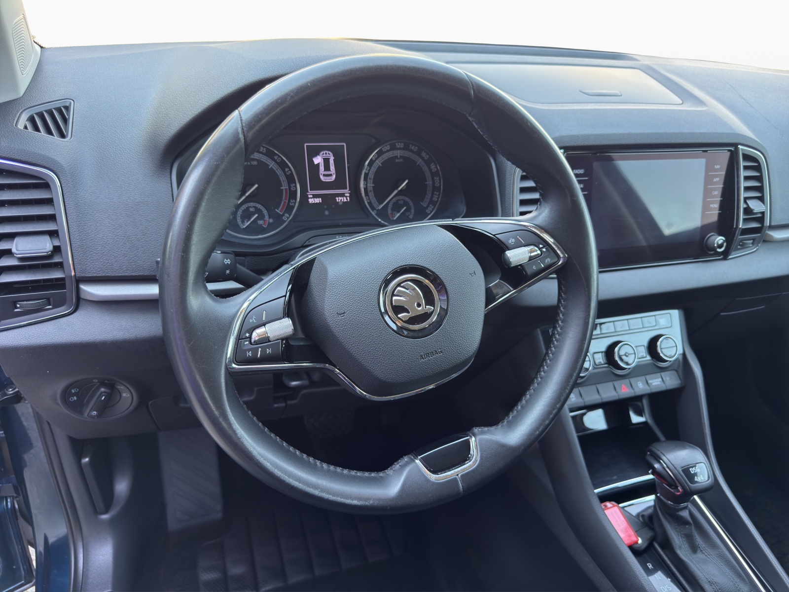 SKODA Karoq 2.0 TDI CR Ambition 4x4 DSG-image-10