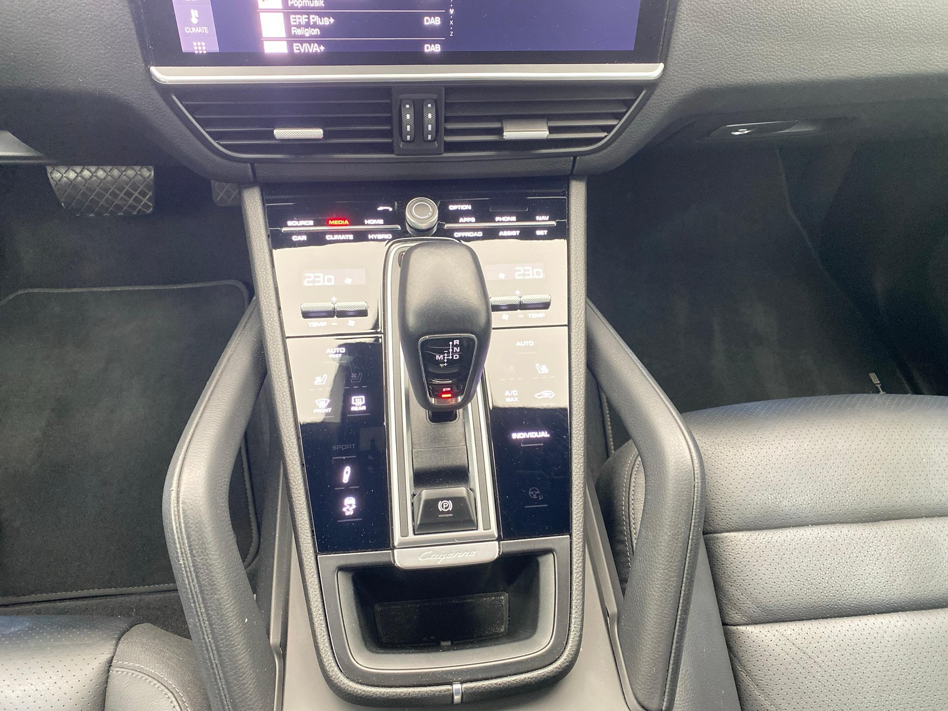 PORSCHE Cayenne 3.0 V6 E-Hybrid-image-13