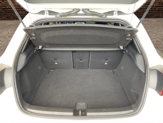 MERCEDES-BENZ A 160 Style-image-6