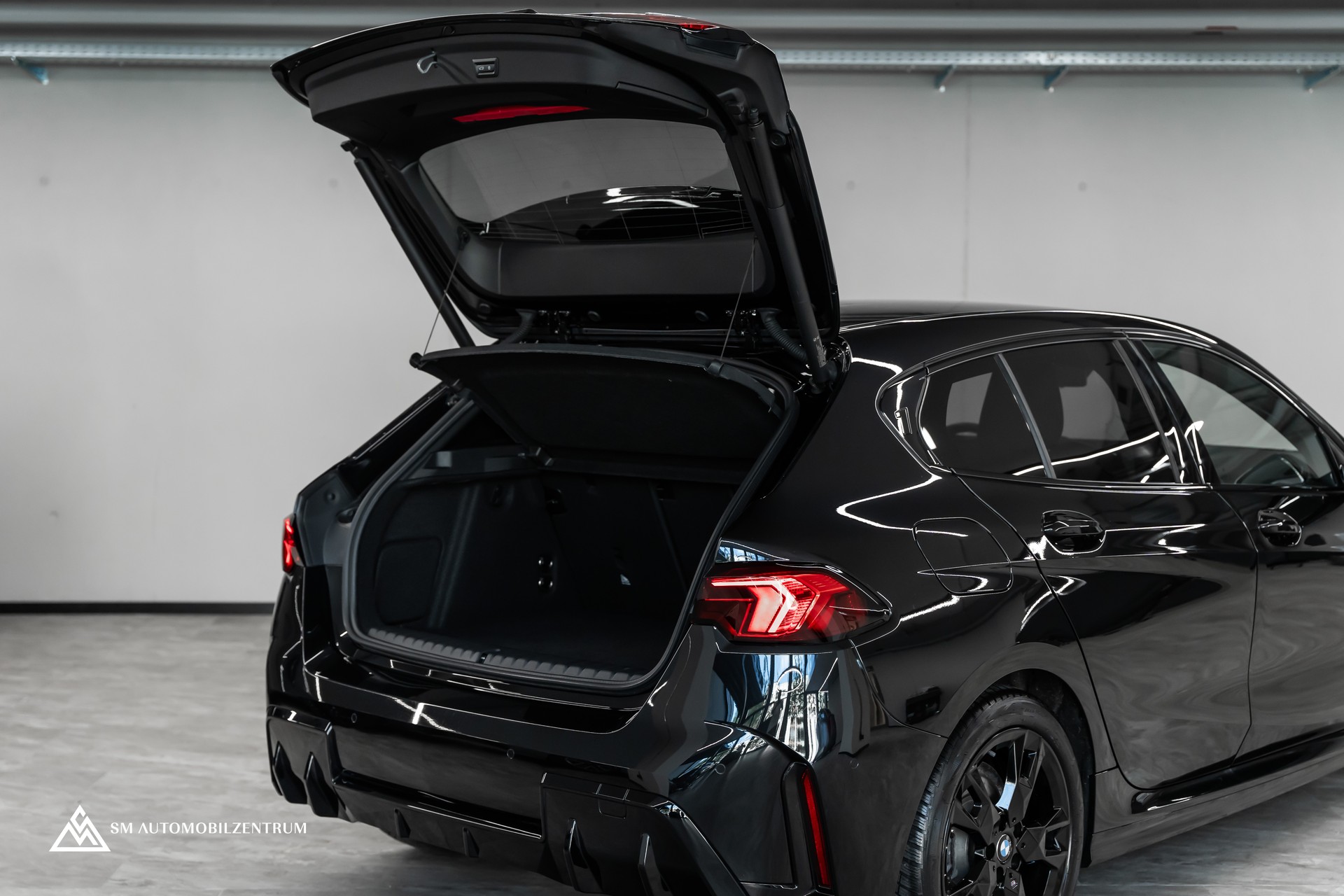 BMW 120d M Sport / Head-Up / el. Sitze mit Memory / 360° / Iconic Glow-image-8