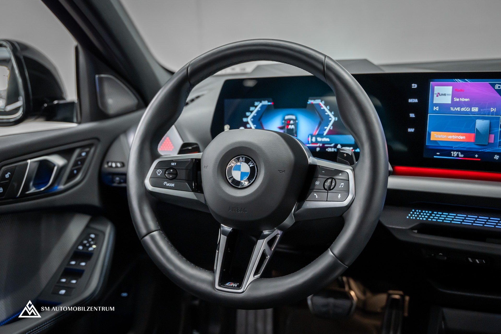 BMW 120d M Sport / Head-Up / el. Sitze mit Memory / 360° / Iconic Glow-image-32
