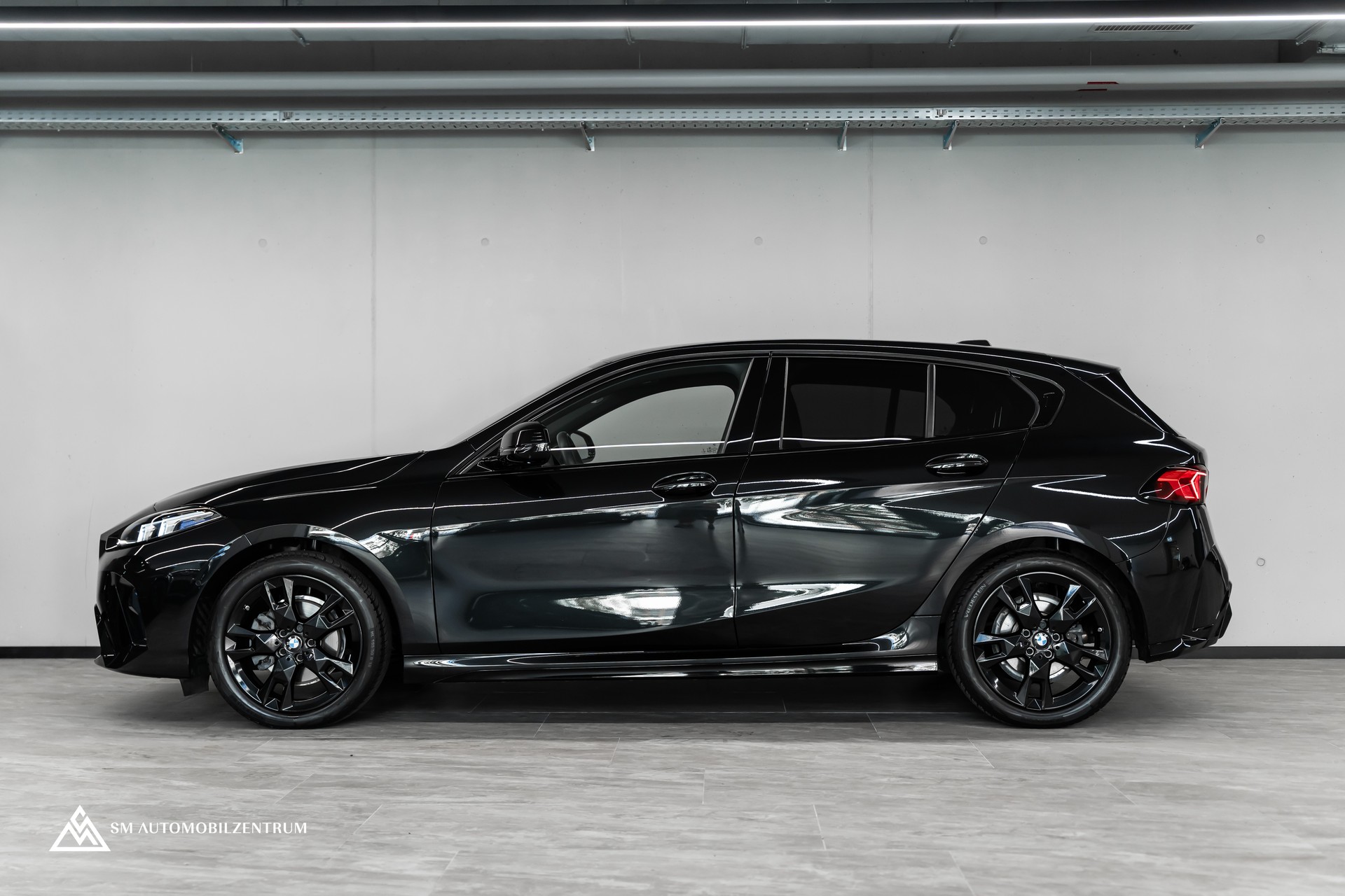 BMW 120d M Sport / Head-Up / el. Sitze mit Memory / 360° / Iconic Glow-showroom-element-1