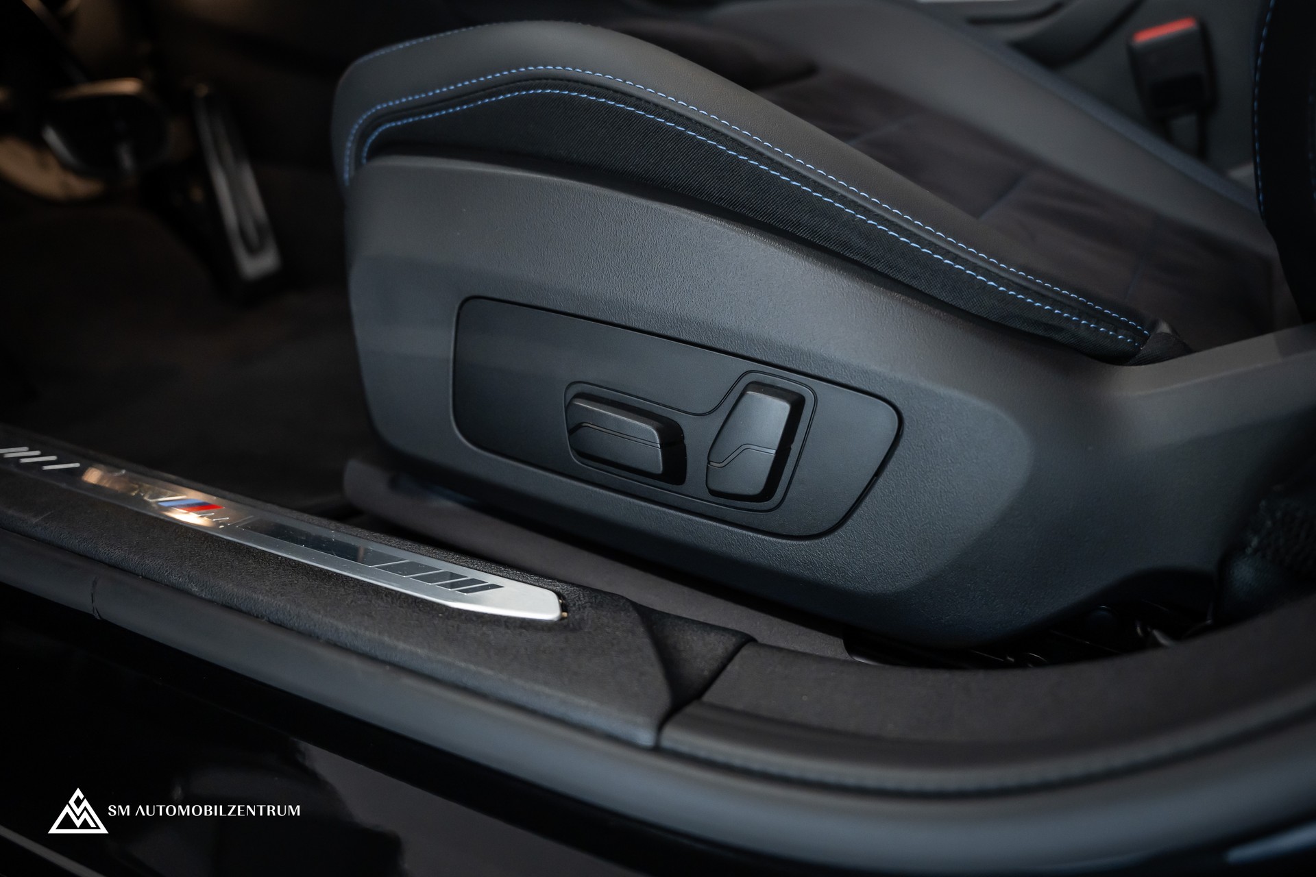 BMW 120d M Sport / Head-Up / el. Sitze mit Memory / 360° / Iconic Glow-image-29