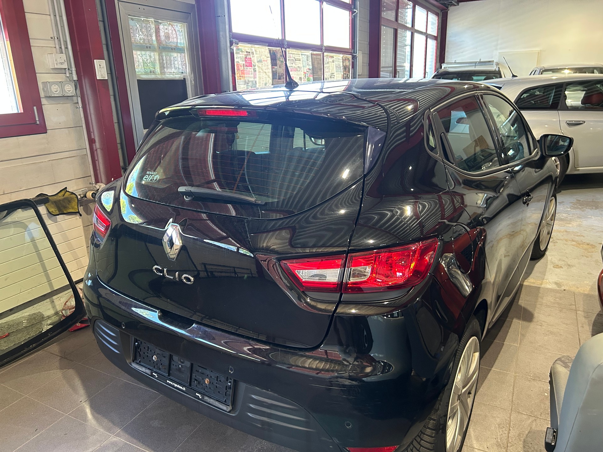 RENAULT Clio 0.9 12V Business Line-image-3
