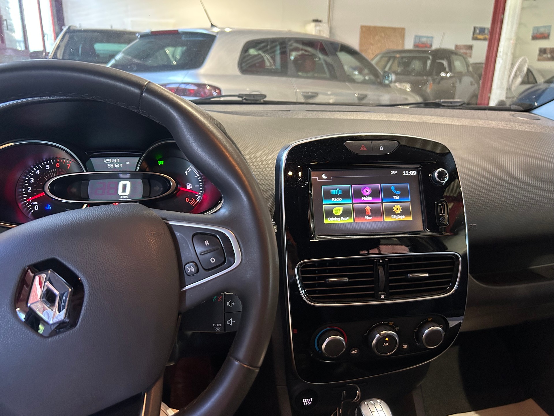 RENAULT Clio 0.9 12V Business Line-image-12