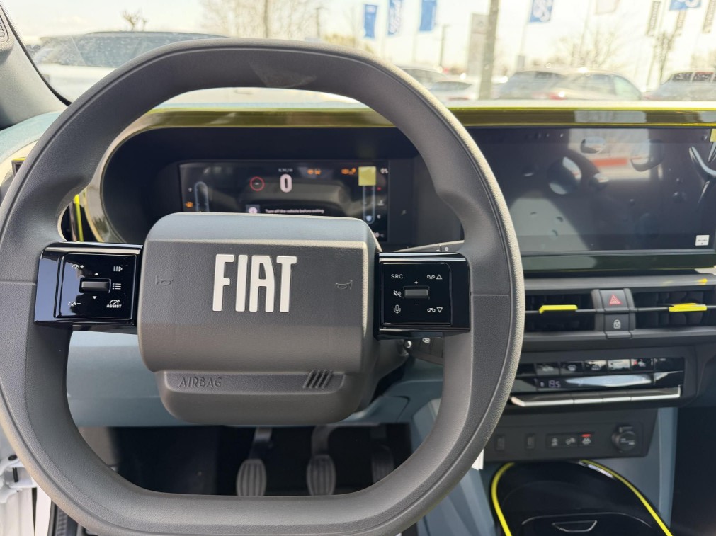 FIAT Grande Panda 1.2 Icon-image-7