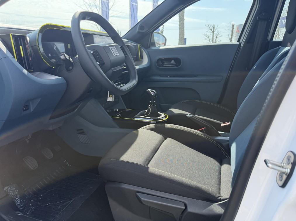 FIAT Grande Panda 1.2 Icon-image-4