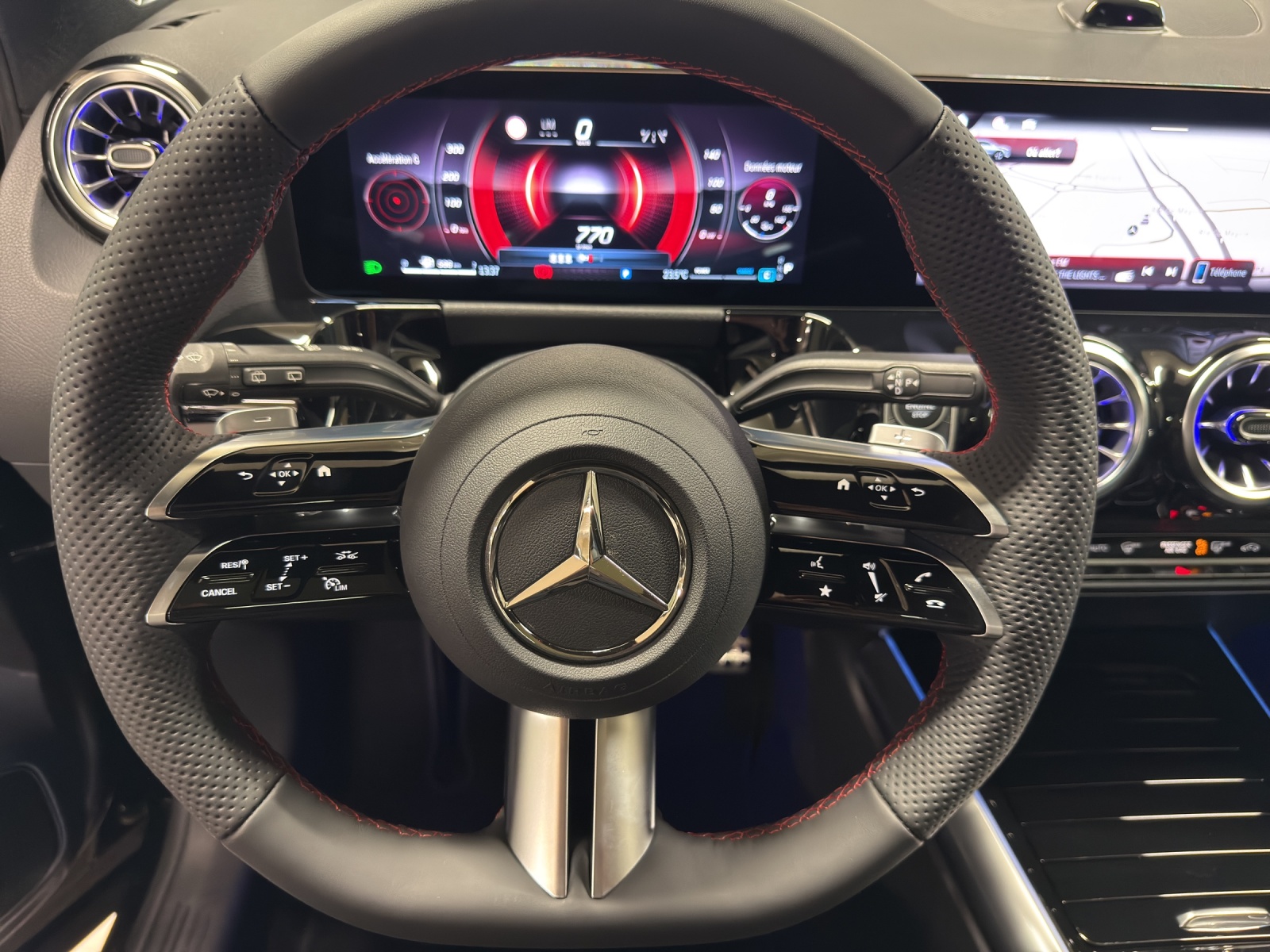 MERCEDES-BENZ GLA 220 4M-image-6