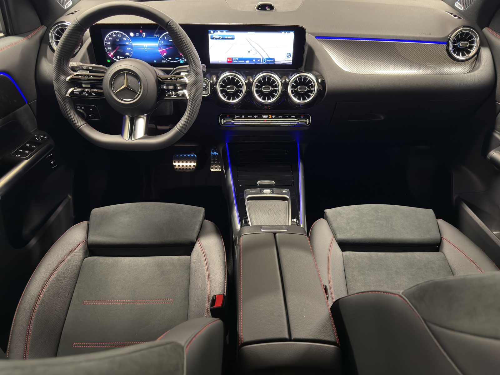 MERCEDES-BENZ GLA 220 4M-image-5