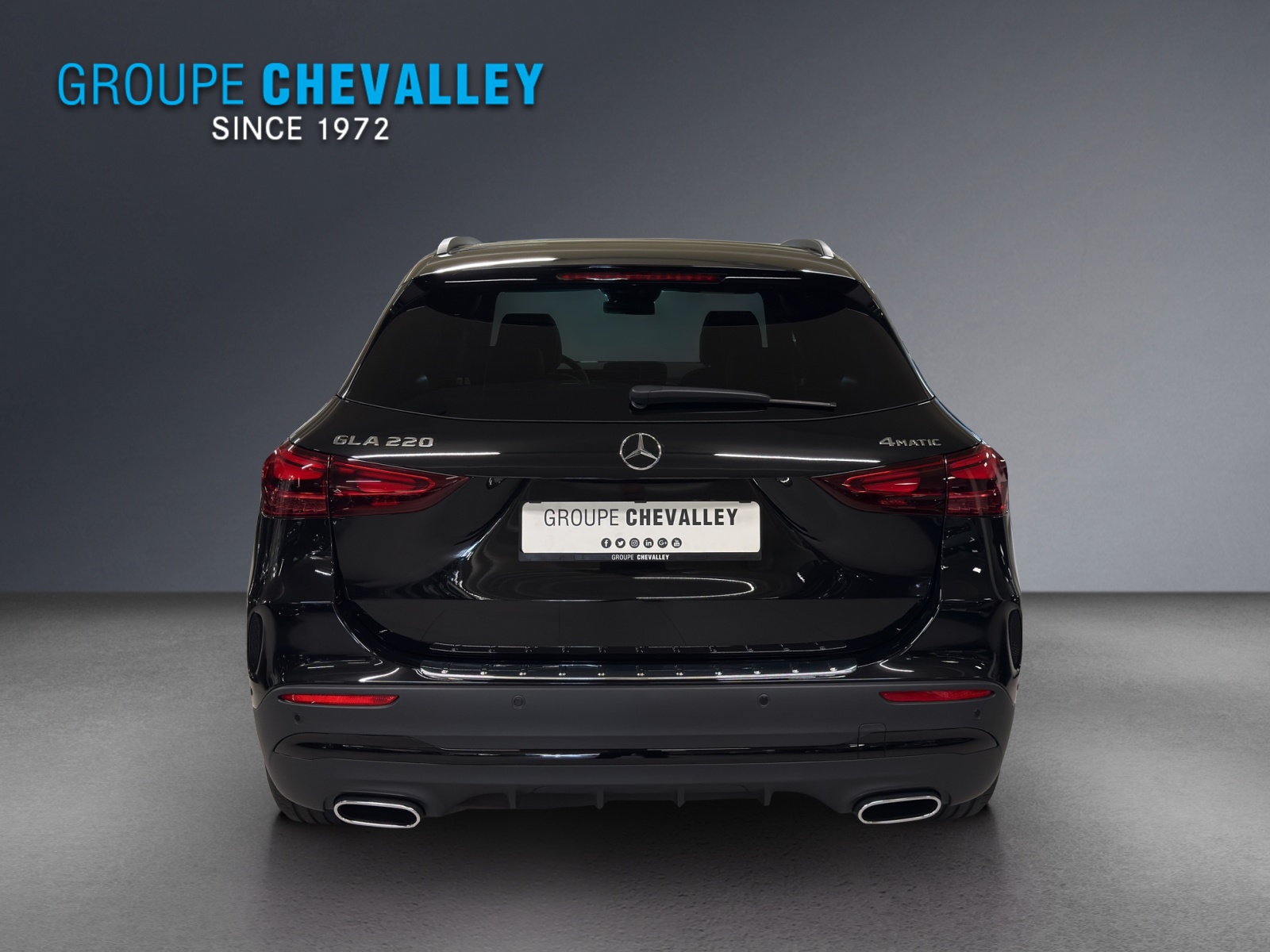MERCEDES-BENZ GLA 220 4M-image-4
