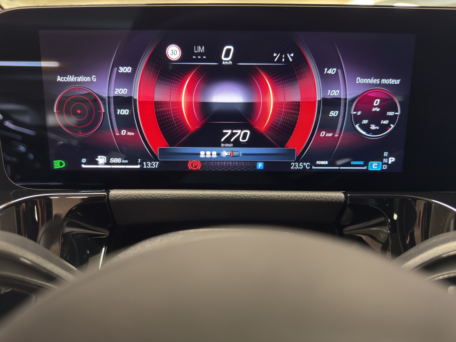 MERCEDES-BENZ GLA 220 4M-image-8