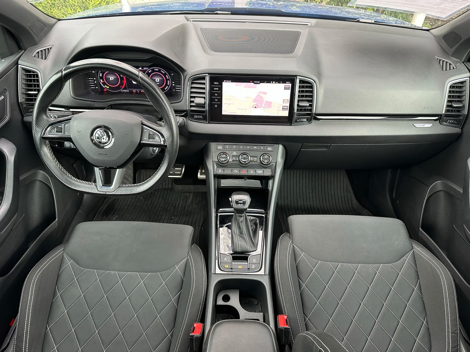 SKODA Karoq 2.0 TSI SportLine 4x4 DSG-image-8