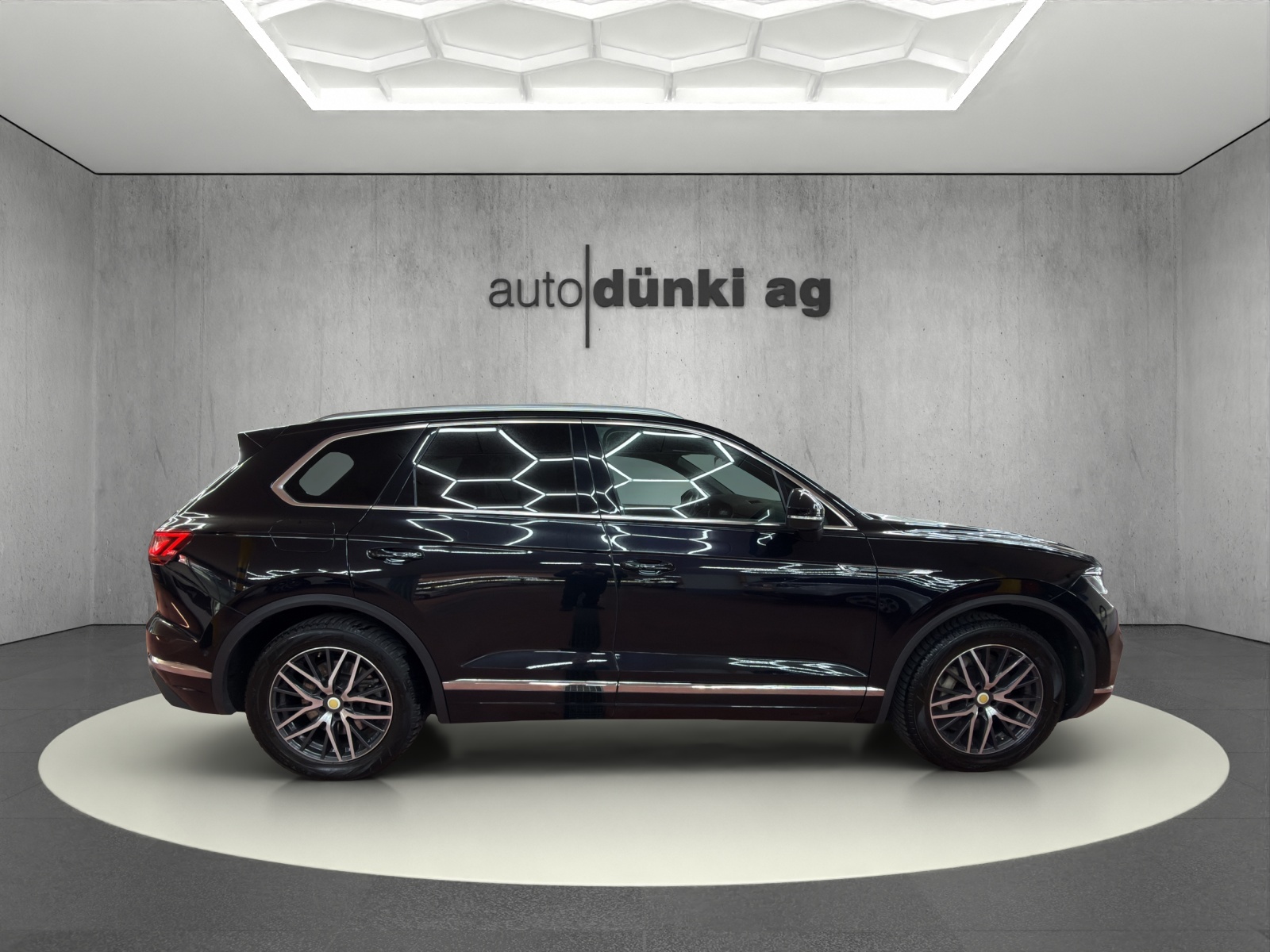 VW Touareg 3.0 TSI eHybrid AtmosphereTiptronic-image-4