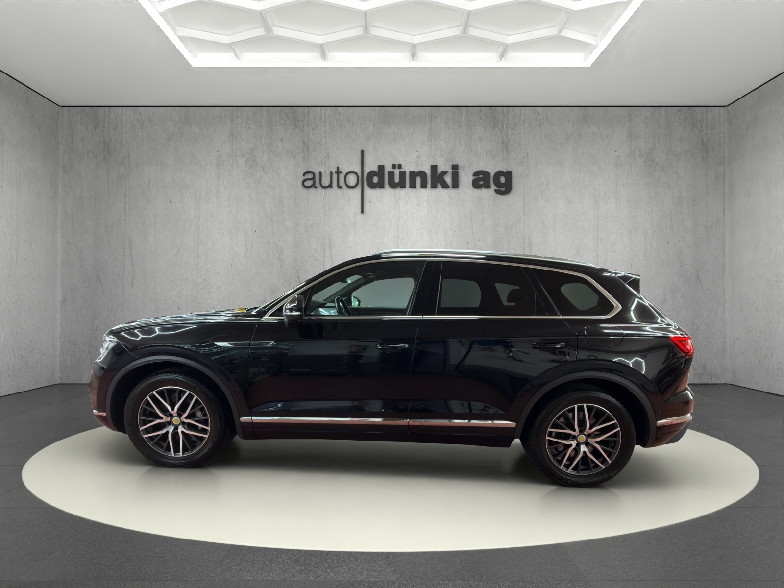 VW Touareg 3.0 TSI eHybrid AtmosphereTiptronic-showroom-element-1