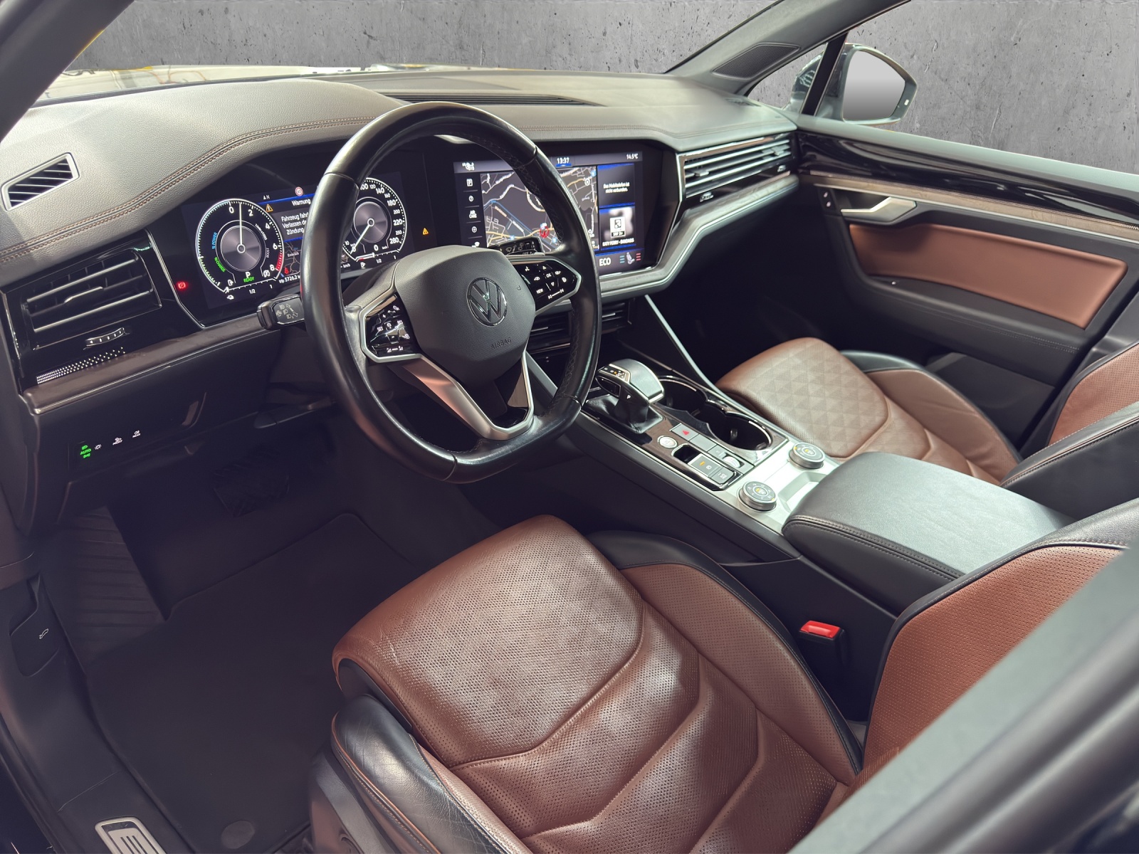 VW Touareg 3.0 TSI eHybrid AtmosphereTiptronic-image-6