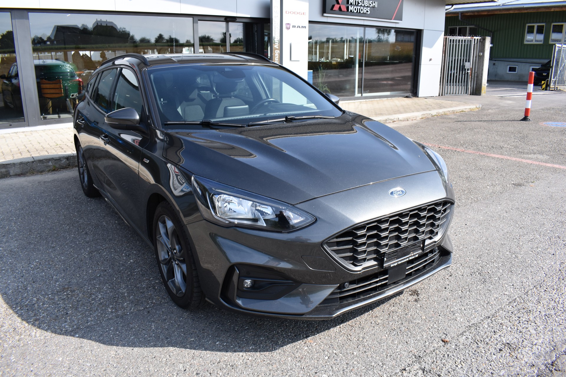 FORD Focus 1.0 SCTi Eco Boost ST-Line-image-3