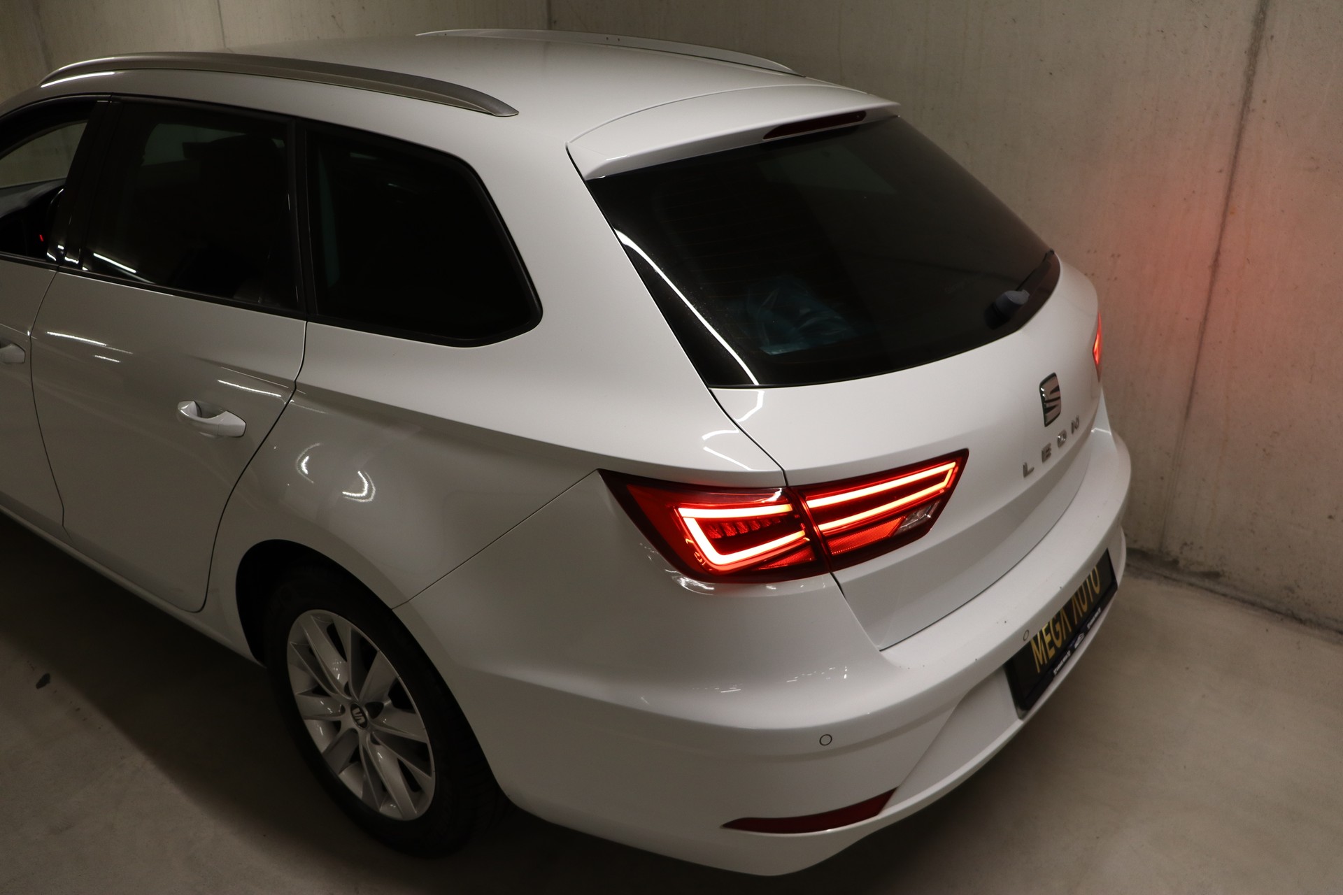 SEAT Leon ST 2.0 TDI CR Style DSG-image-7
