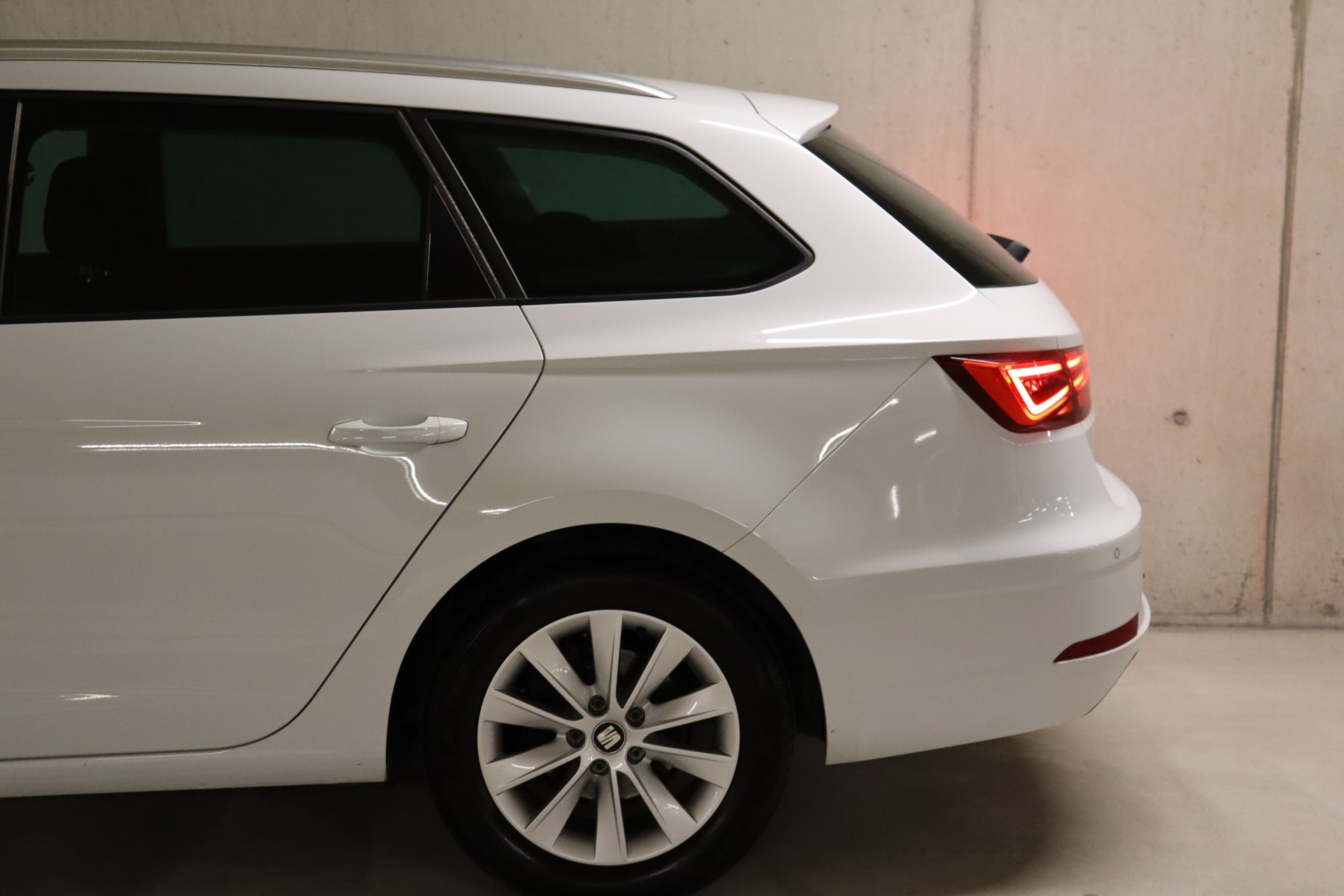 SEAT Leon ST 2.0 TDI CR Style DSG-image-5