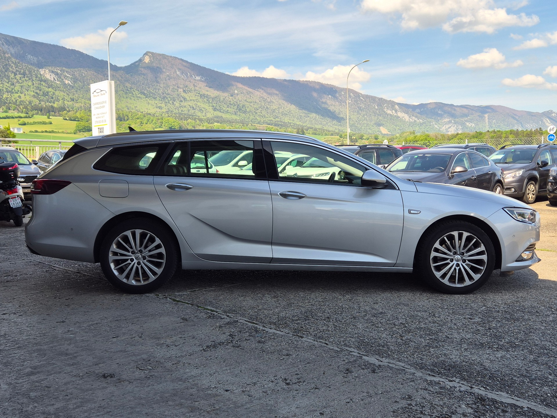 OPEL Insignia 2.0 BiDTI Sports Tourer Excellence 4WD Auto-image-3