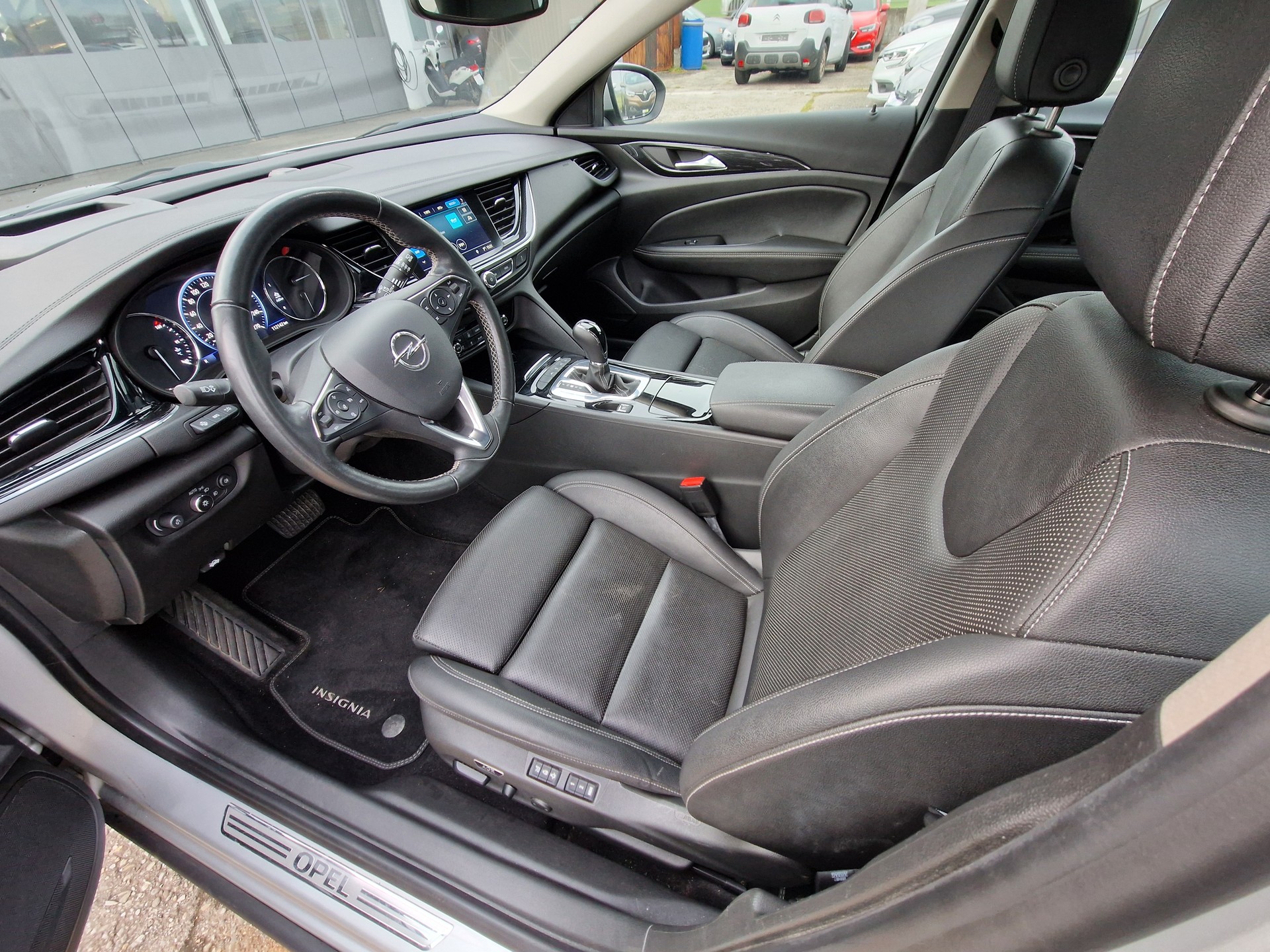OPEL Insignia 2.0 BiDTI Sports Tourer Excellence 4WD Auto-image-8