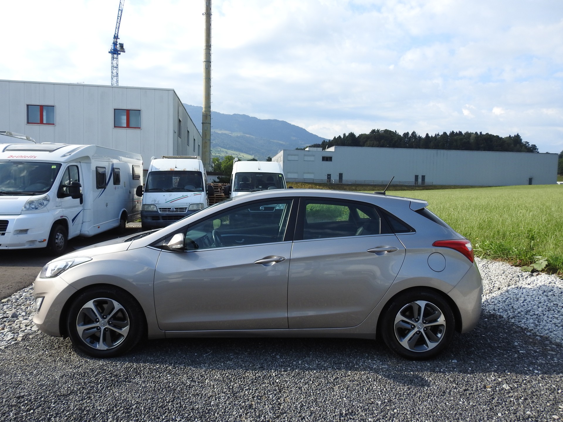 HYUNDAI i30 1.6 GDI Amplia Automatic DCT-showroom-element-2