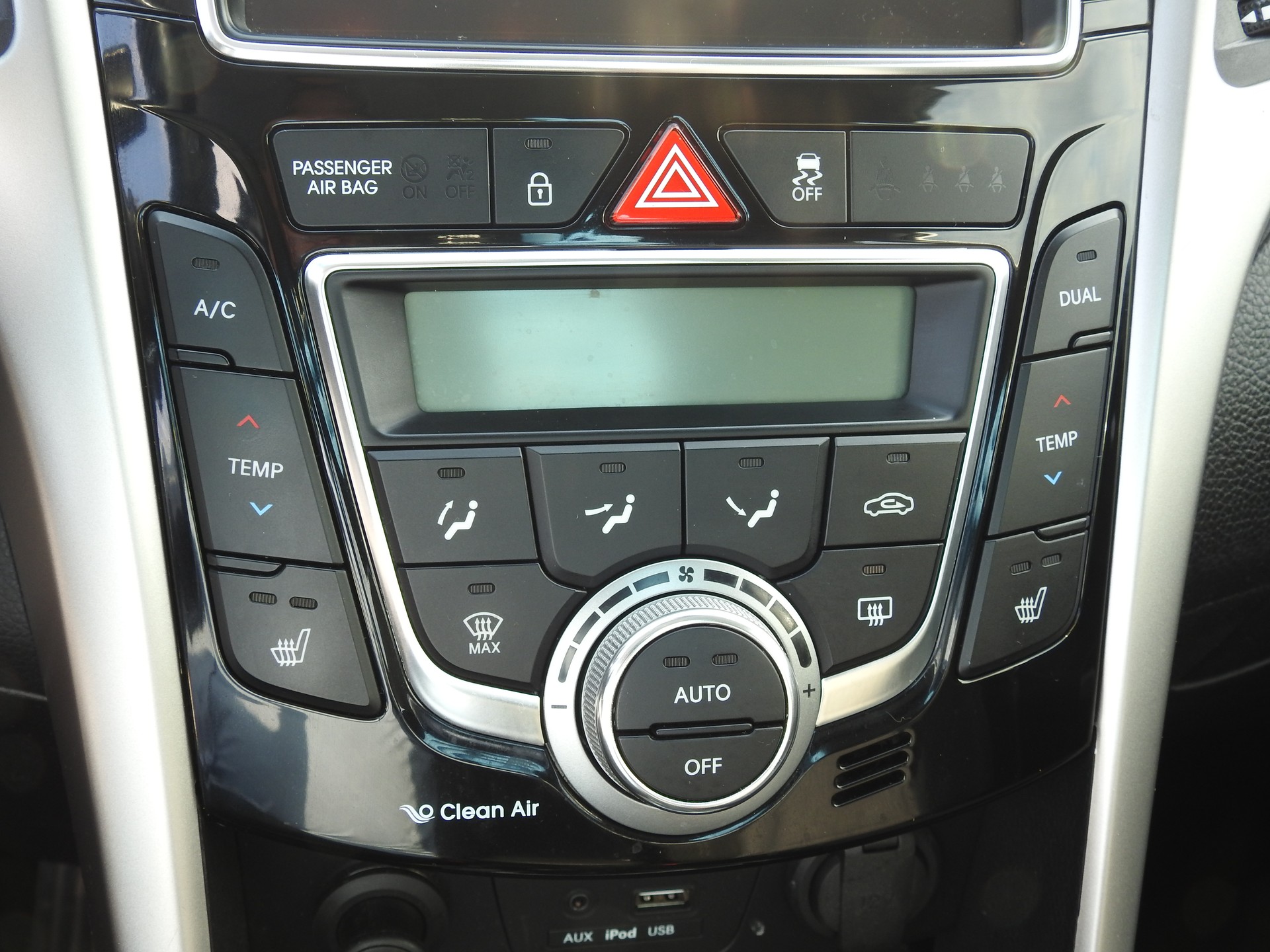 HYUNDAI i30 1.6 GDI Amplia Automatic DCT-image-20