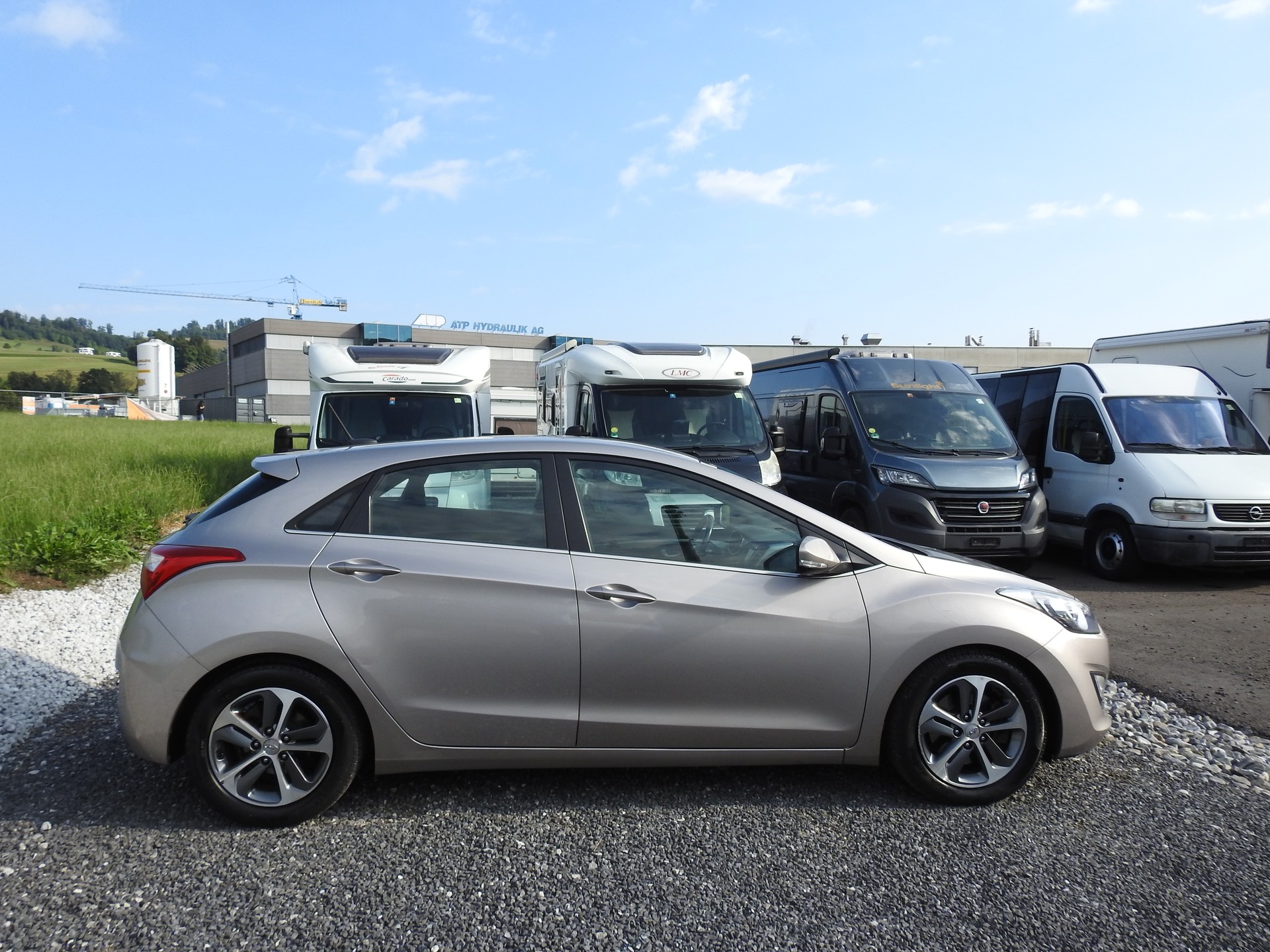 HYUNDAI i30 1.6 GDI Amplia Automatic DCT-image-6