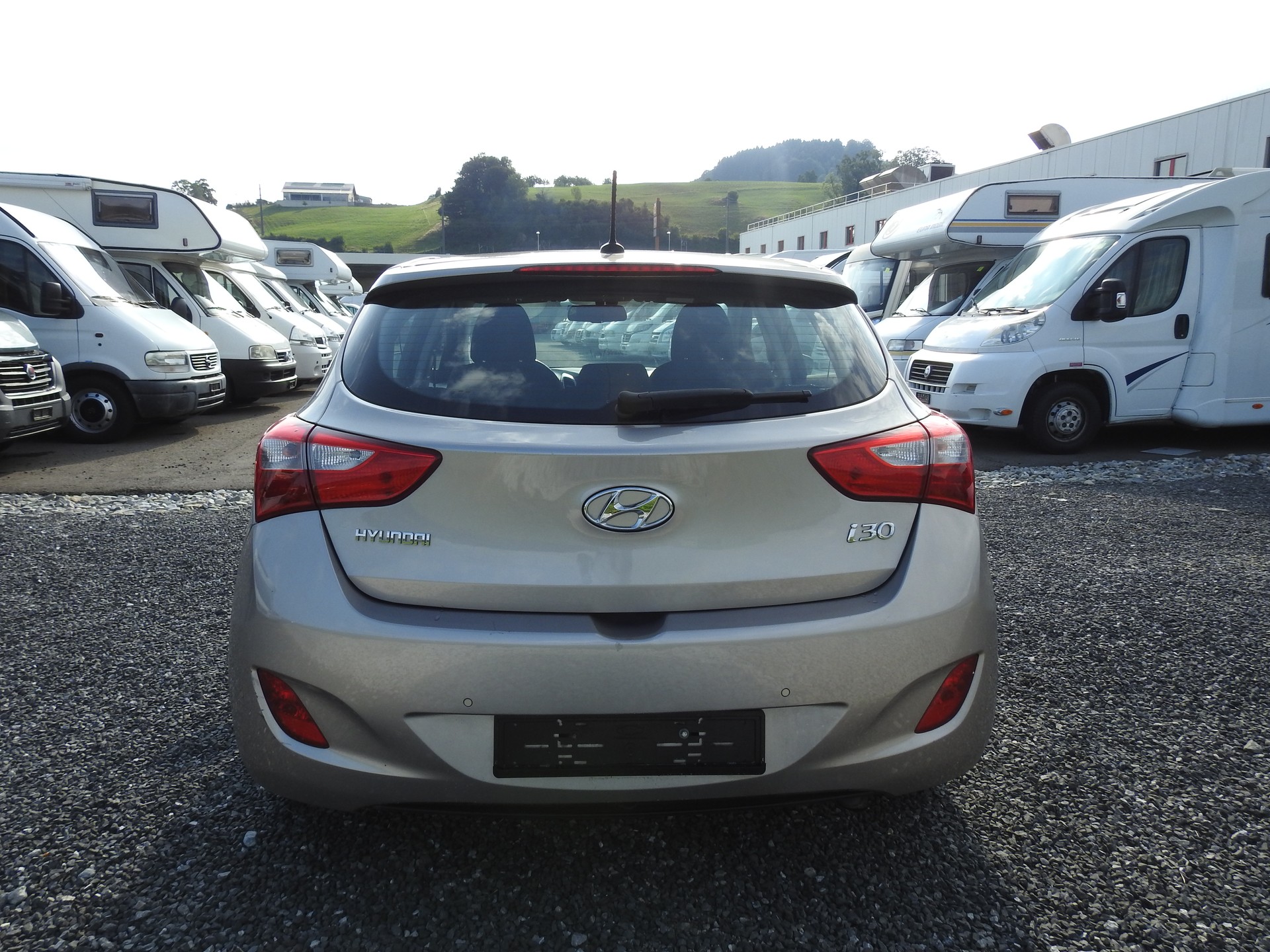 HYUNDAI i30 1.6 GDI Amplia Automatic DCT-image-4