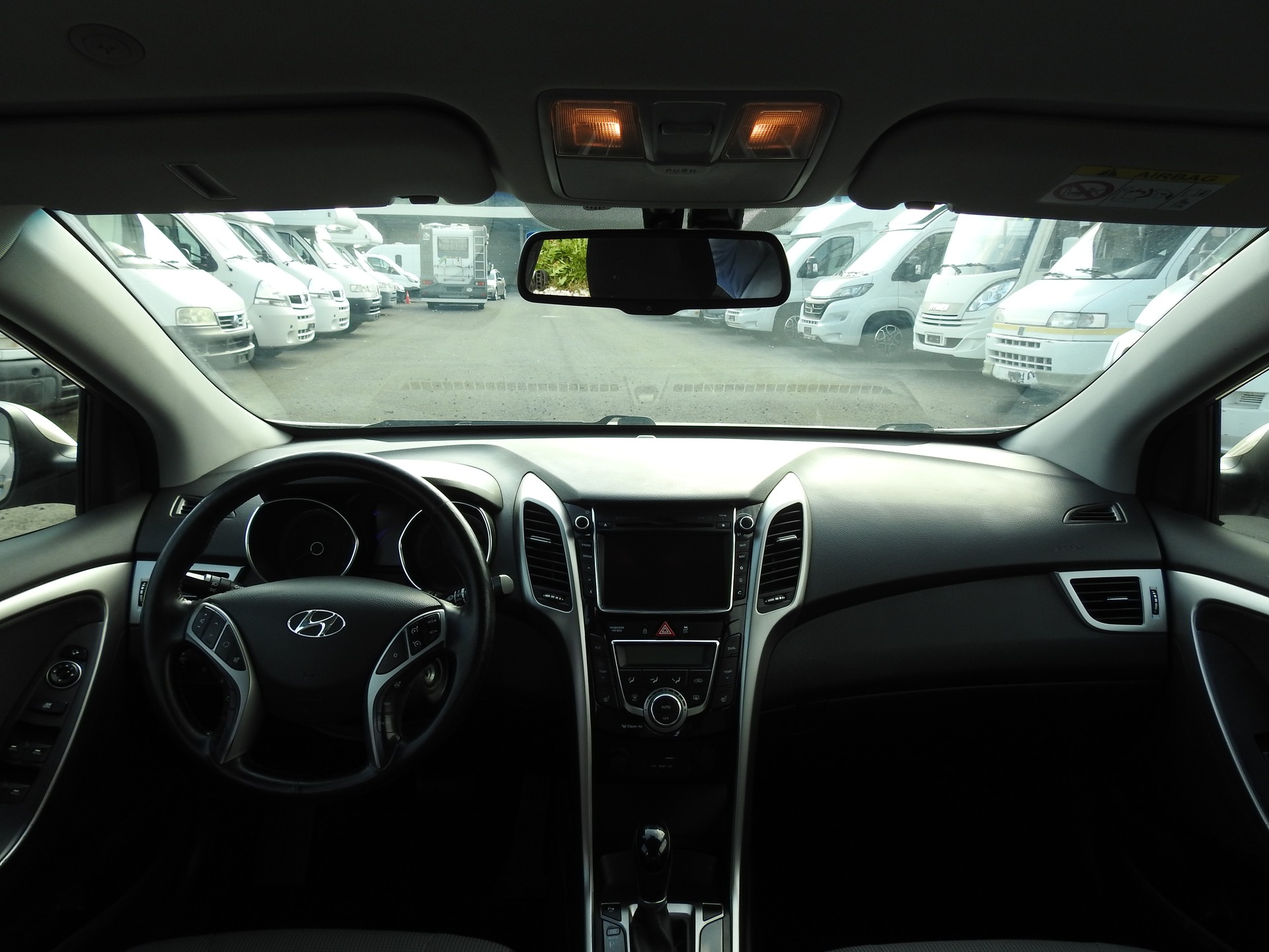 HYUNDAI i30 1.6 GDI Amplia Automatic DCT-image-15