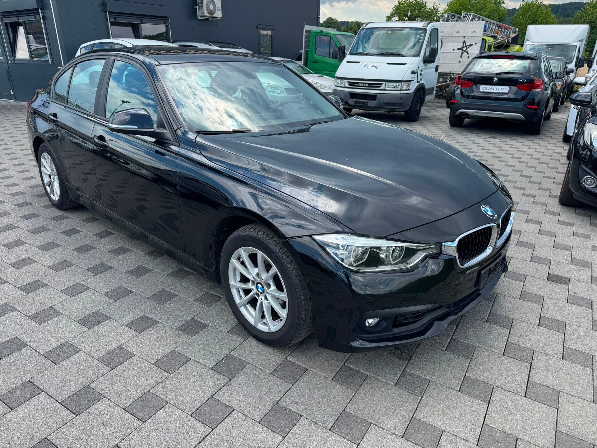 BMW 318i Business Steptronic-image-0