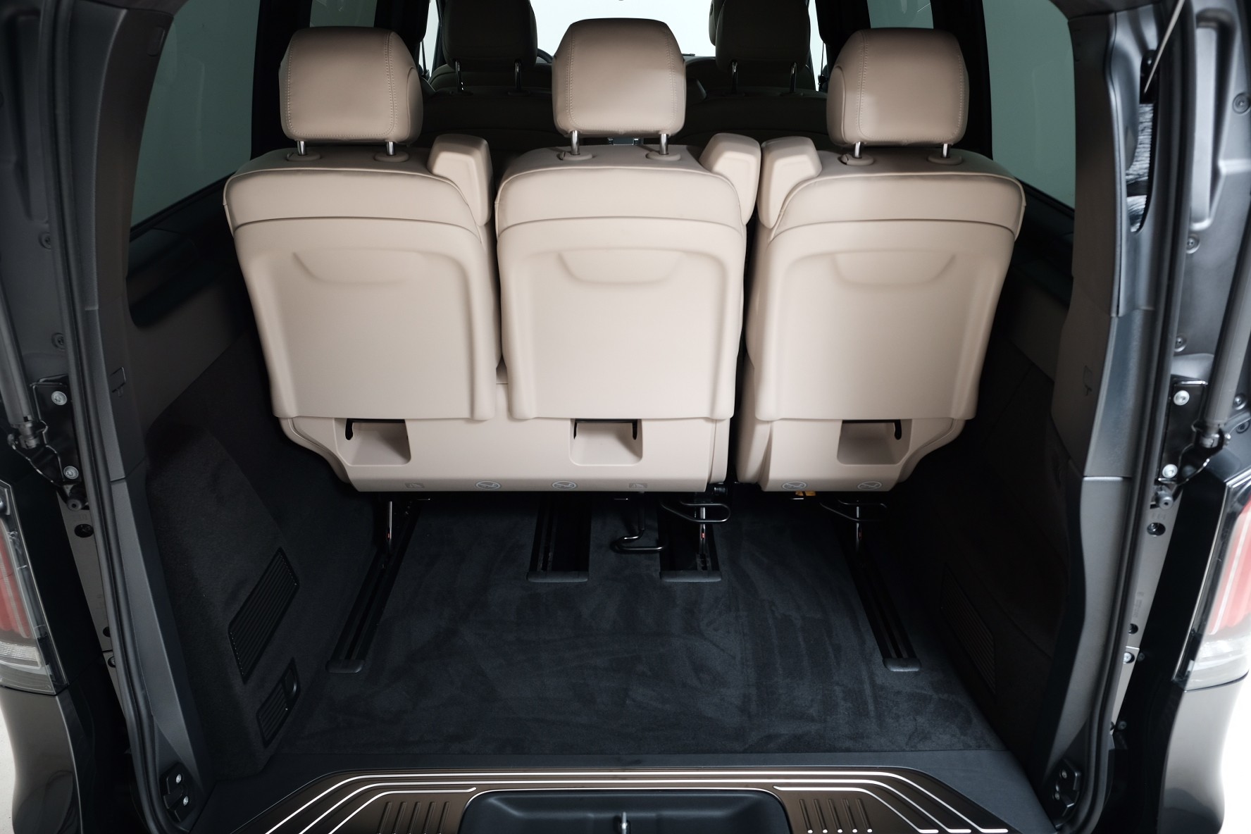 MERCEDES-BENZ V 300 d lang Exclusive 9G-Tronic-image-15