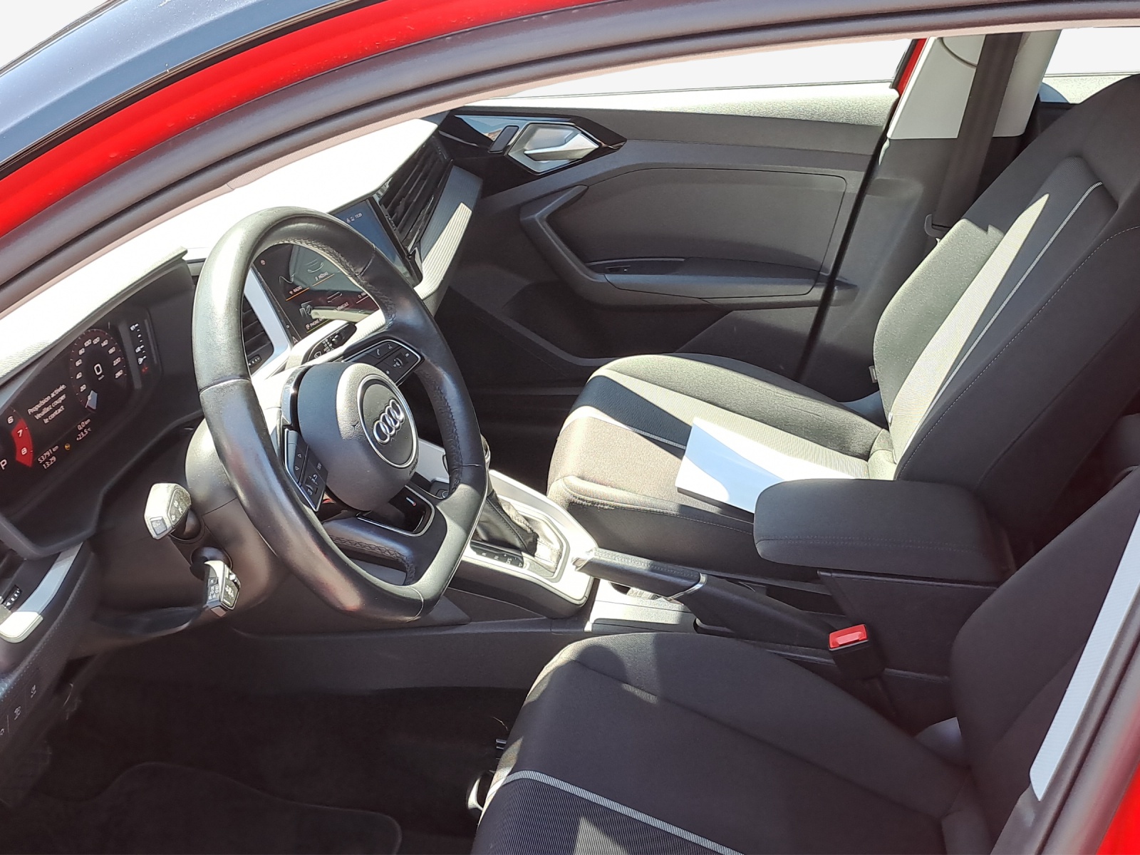 AUDI A1 Sportback 30 TFSI Attraction S-tronic-image-7