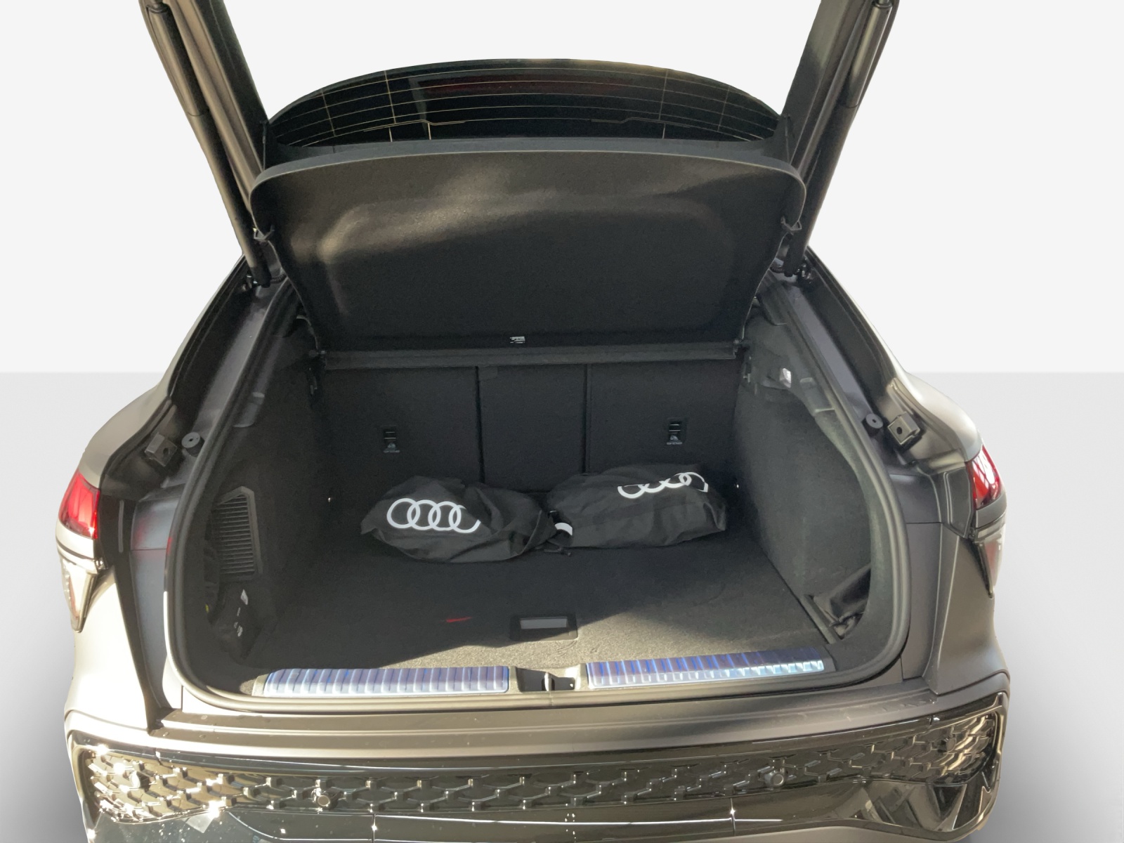 AUDI Q3 Sportback e-hybrid 200 kW S tronig-image-12