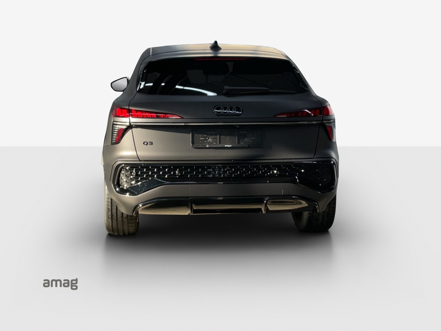 AUDI Q3 Sportback e-hybrid 200 kW S tronig-image-3