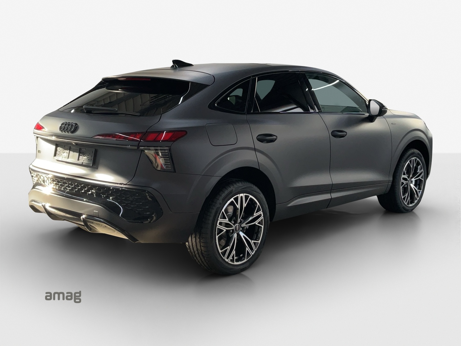 AUDI Q3 Sportback e-hybrid 200 kW S tronig-image-4