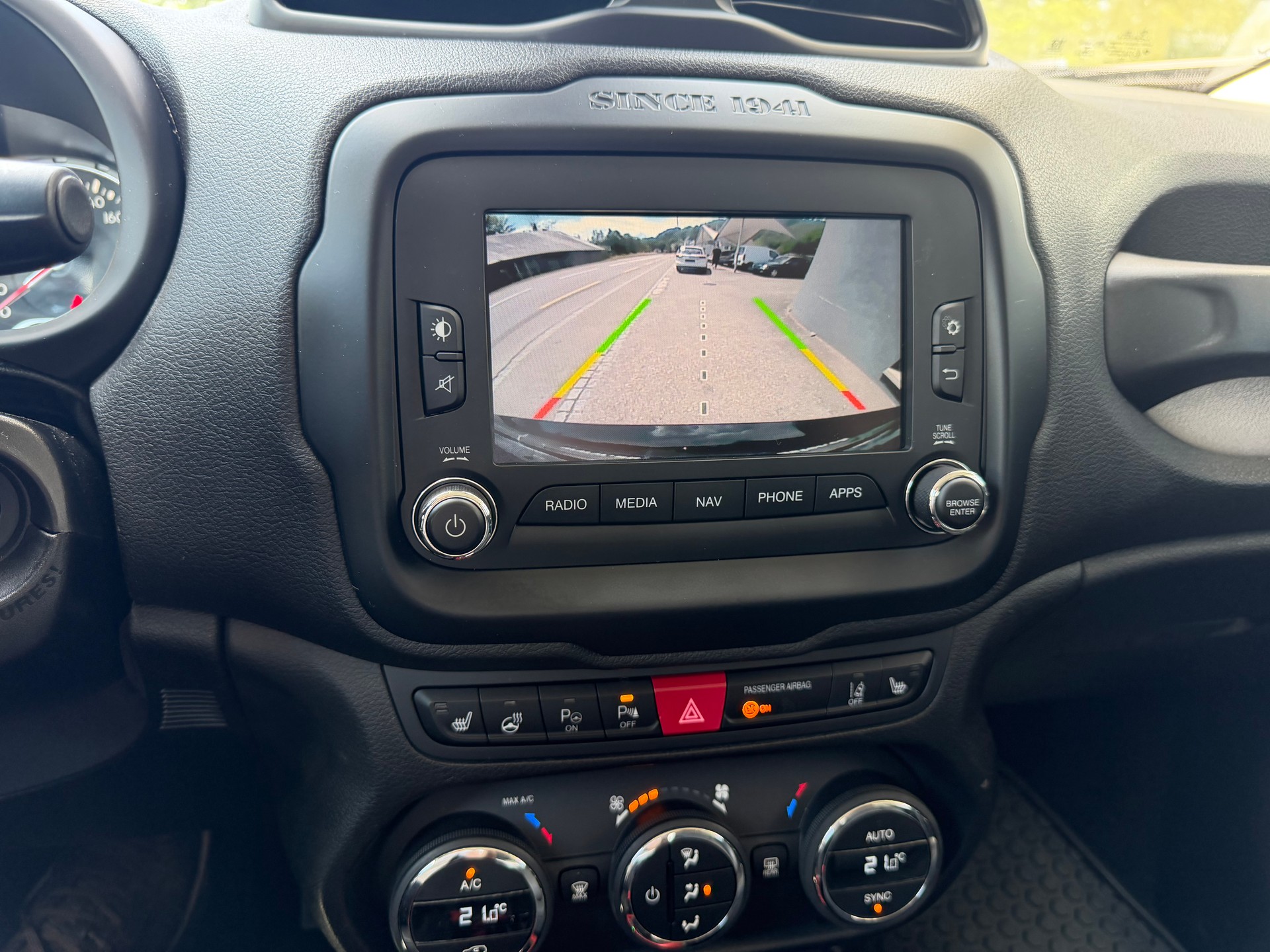 JEEP Renegade 2.0 CRD Trailhawk AWD + Low Range 9ATX-image-8
