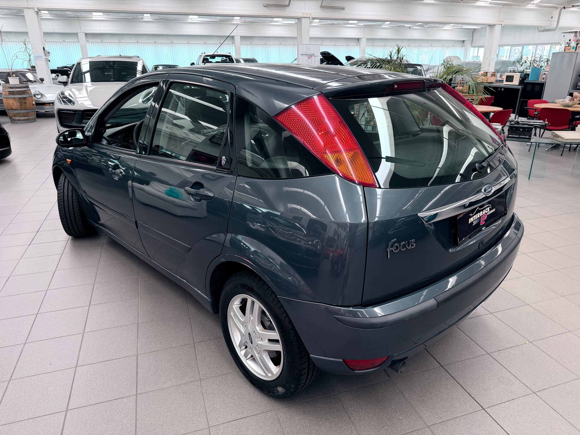 FORD Focus 2.0i 16V AUTOMATICA!-image-3