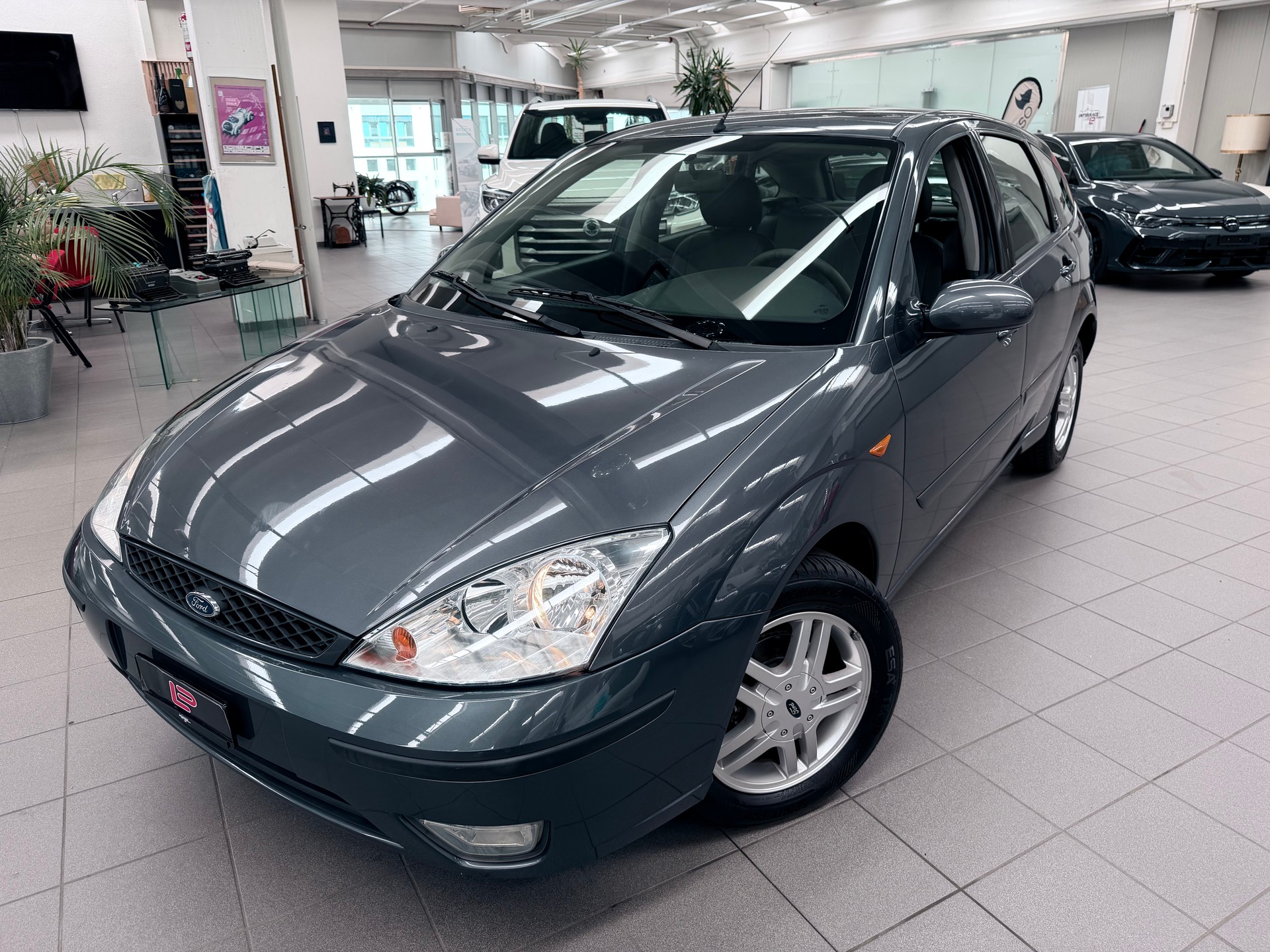 FORD Focus 2.0i 16V AUTOMATICA!-image-0