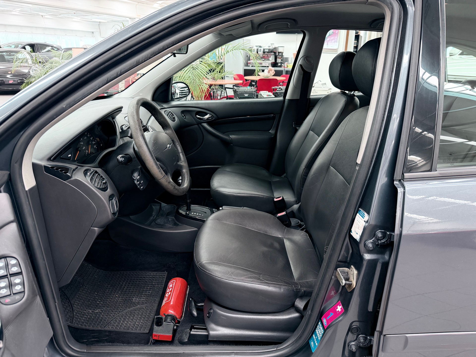 FORD Focus 2.0i 16V AUTOMATICA!-image-6